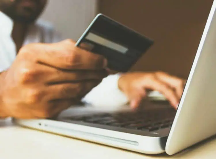 Ako sa správajú Slováci pri nakupovaní cez internet?